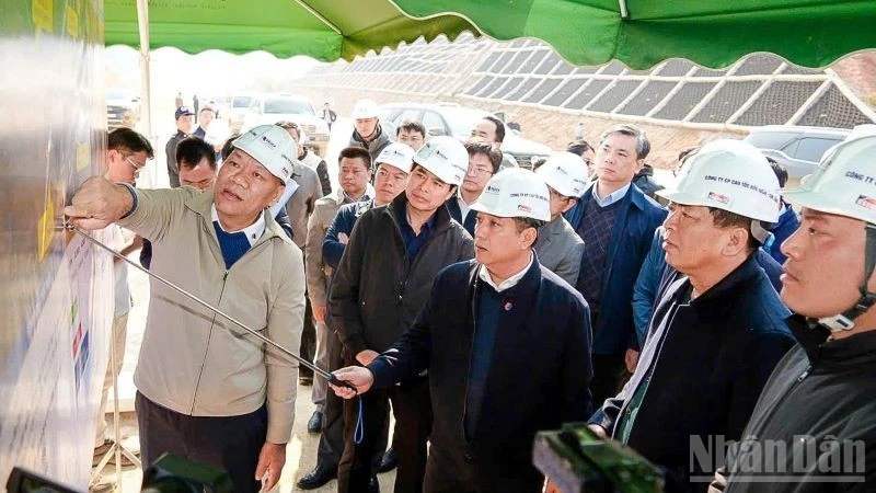 Lang Son과 Cao Bang에 두 개의 주요 고속도로 프로젝트를 건설하기 위한 헌신적인 노력