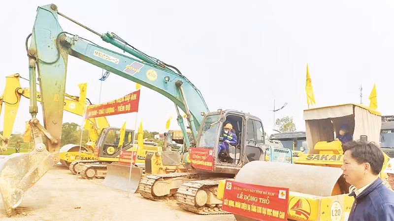 Động thổ xây dựng hạ tầng Khu Đại học Nam Cao, phường Hà Nam, tỉnh Ninh Bình.