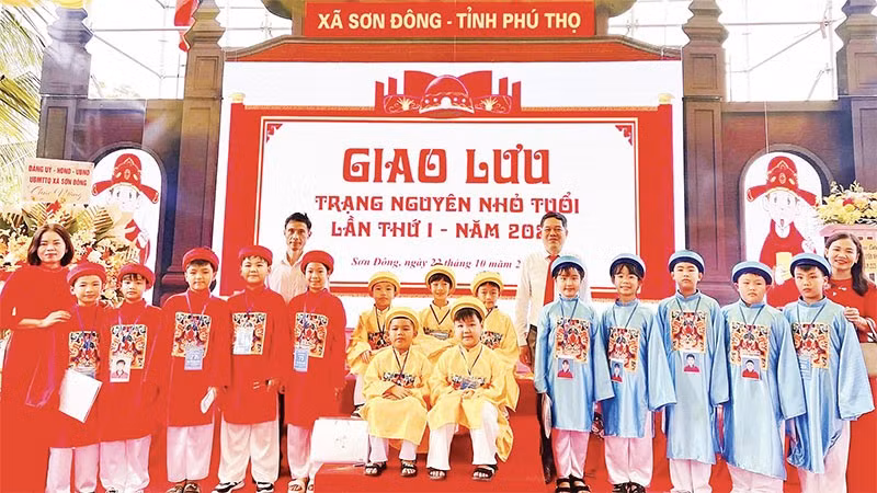 Học sinh tiểu học Sơn Đông tham gia cuộc thi “Trạng nguyên nhỏ tuổi”.