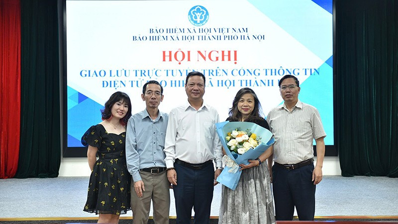 Các khách mời tham gia chương trình giao lưu trực tuyến. (Ảnh HSS)