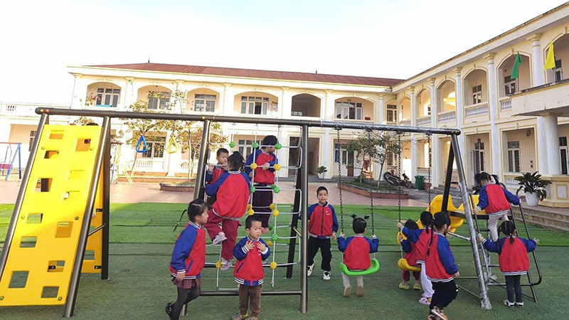 Prudential gửi tặng thiết bị vui chơi ngoài trời cho các địa phương trong chuỗi hoạt động. (Ảnh BTC)