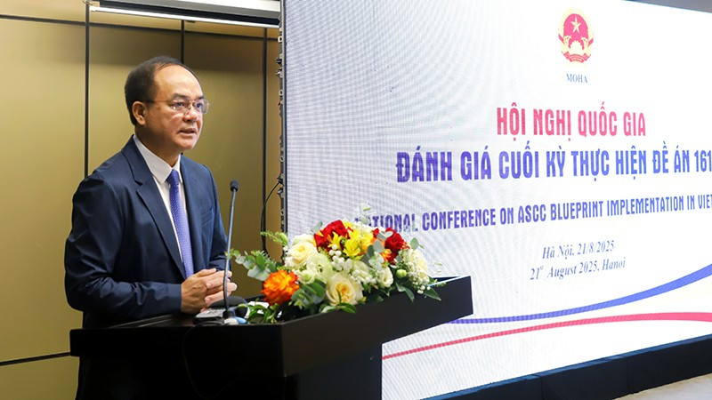 Thứ trưởng Nội vụ Vũ Chiến Thắng phát biểu tại hội nghị. (Ảnh Moha)