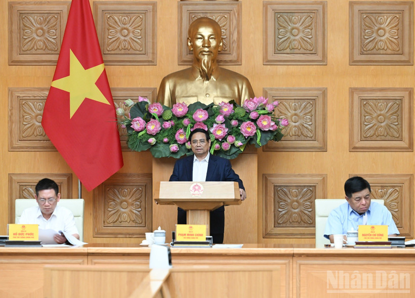 Thủ tướng Phạm Minh Chính chủ trì cuộc họp với Hội đồng Tư vấn chính sách. (Ảnh: Trần Hải)
