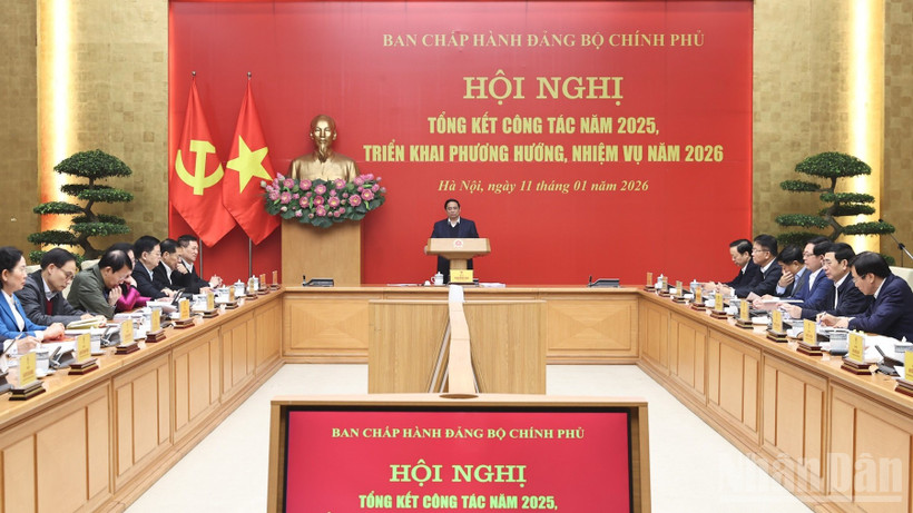 Bí thư Đảng ủy Chính phủ, Thủ tướng Chính phủ Phạm Minh Chính chủ trì Hội nghị tổng kết công tác năm 2025, triển khai phương hướng, nhiệm vụ năm 2026 của Ban Chấp hành Đảng bộ Chính phủ. (Ảnh: TRẦN HẢI) 