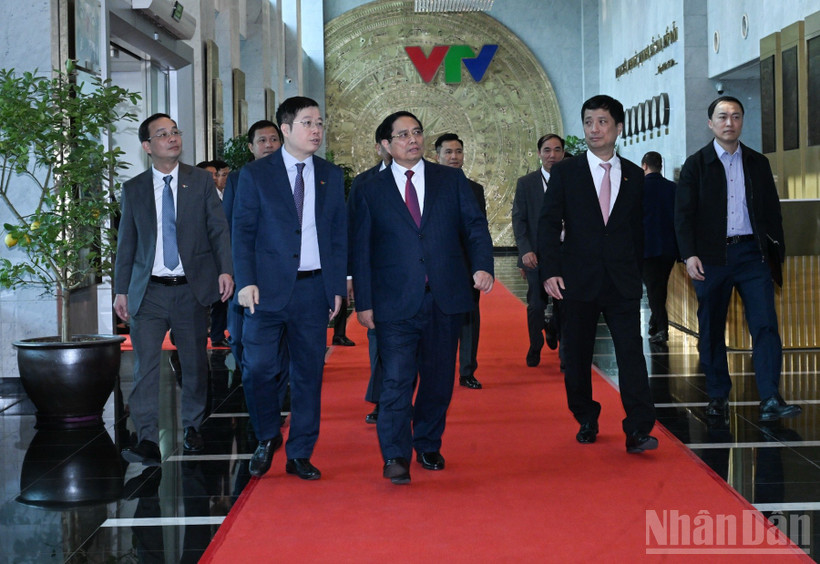 Thủ tướng Chính phủ Phạm Minh Chính tới dự Hội nghị tổng kết công tác năm 2025, triển khai nhiệm vụ năm 2026 của Đài Truyền hình Việt Nam. (Ảnh TRẦN HẢI)