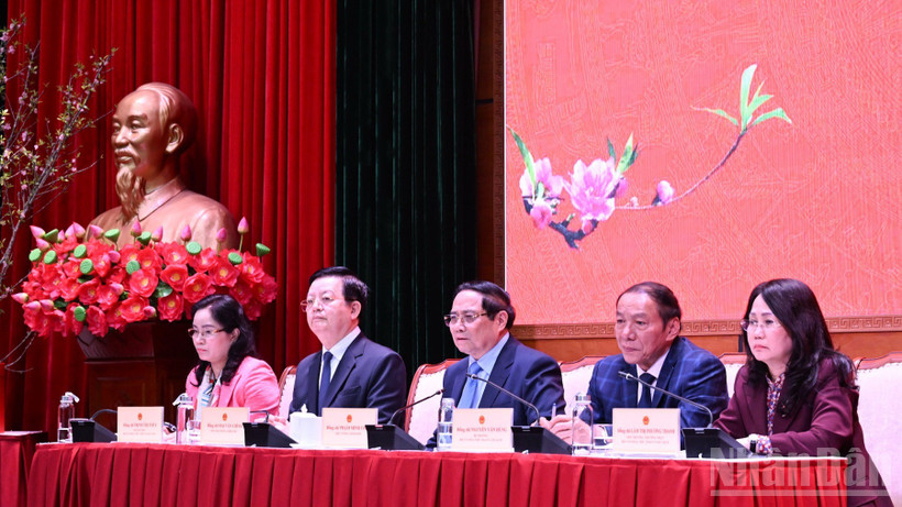 Thủ tướng Chính phủ Phạm Minh Chính chủ trì buổi làm việc với Bộ Văn hóa, Thể thao và Du lịch. (Ảnh: TRẦN HẢI)