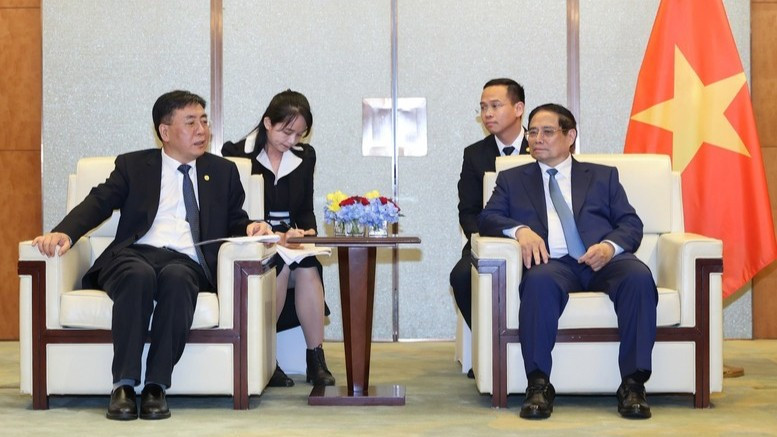 Chủ tịch Tập đoàn COMAC Shen Bo đề nghị phía Việt Nam tiếp tục tạo điều kiện cho việc khai thác tàu bay COMAC. (Ảnh: VGP/Nhật Bắc)