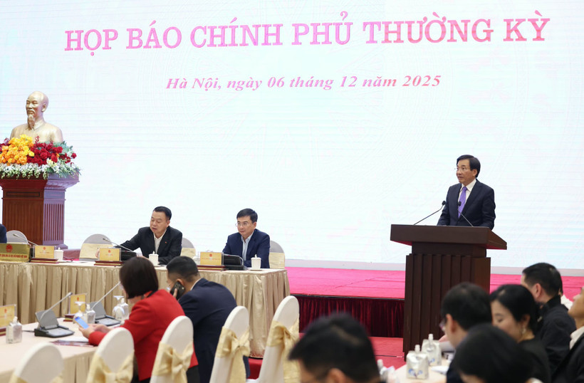 Họp báo Chính phủ thường kỳ tháng 11. (Ảnh: VGP)
