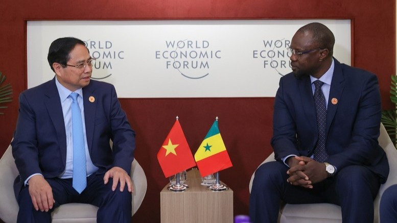 Thủ tướng Phạm Minh Chính và Thủ tướng Senegal Ousmane Sonko. (Ảnh: VGP/Nhật Bắc)