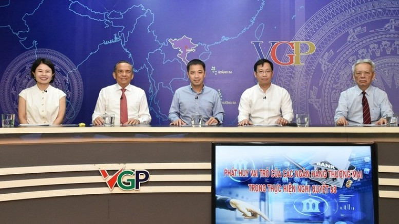 Các chuyên gia tham dự buổi tọa đàm. (Ảnh: VGP)