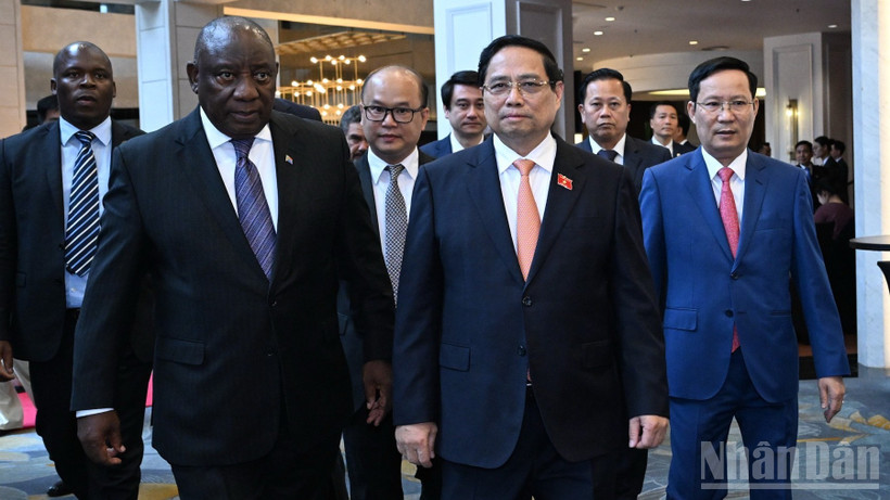 Thủ tướng Chính phủ Phạm Minh Chính và Tổng thống Cộng hòa Nam Phi Matamela Cyril Ramaphosa dự Diễn đàn Doanh nghiệp Việt Nam-Nam Phi. (Ảnh: Trần Hải)
