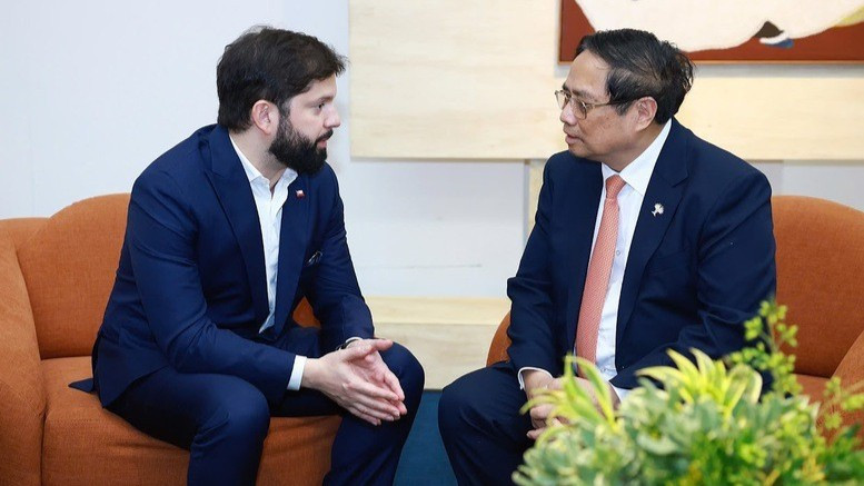 Thủ tướng Chính phủ Phạm Minh Chính gặp Tổng thống Chile Gabriel Boric Font. (Ảnh: VGP/NHẬT BẮC)
