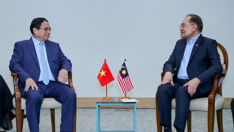 Thủ tướng Chính phủ Phạm Minh Chính đề nghị Malaysia tăng cường hợp tác chuyển đổi số, trong đó có hỗ trợ xây dựng Trung tâm dữ liệu quốc gia kết nối với Trung tâm dữ liệu của ASEAN. (Ảnh: VGP/Nhật Bắc)
