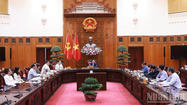 Thủ tướng Phạm Minh Chính chủ trì cuộc họp của Thường trực Chính phủ. (Ảnh: Trần Hải)