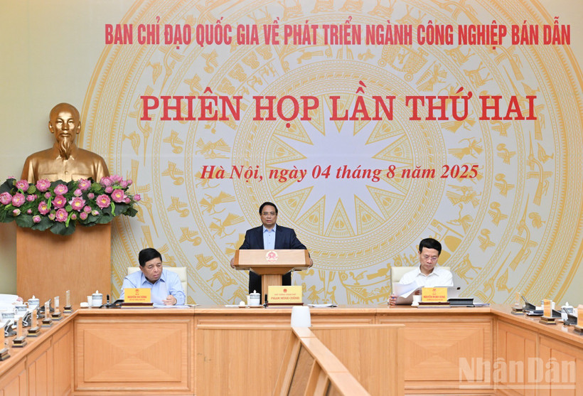 Thủ tướng Chính phủ Phạm Minh Chính chủ trì Phiên họp lần thứ hai Ban Chỉ đạo Quốc gia về phát triển ngành công nghiệp bán dẫn (Ảnh: Trần Hải).