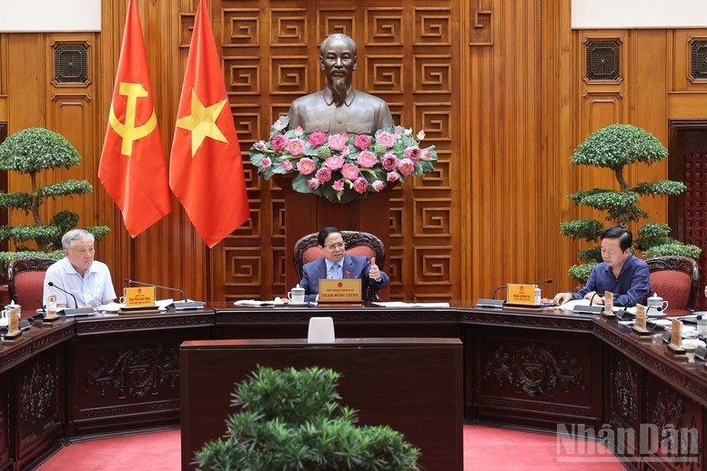 Thủ tướng Phạm Minh Chính chủ trì cuộc họp của Thường trực Chính phủ. (Ảnh: TRẦN HẢI)