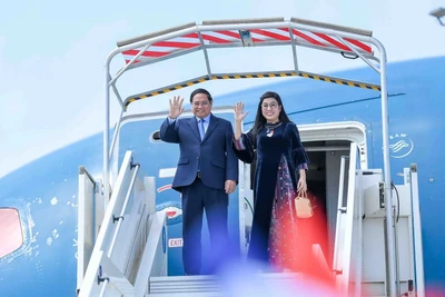 Thủ tướng Phạm Minh Chính và Phu nhân tới Nice, bắt đầu chuyến công tác tại Pháp (Ảnh NGUYỄN HỒNG). 