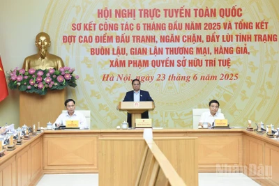 Thủ tướng Chính phủ Phạm Minh Chính chủ trì Hội nghị trực tuyến toàn quốc. (Ảnh: TRẦN HẢI) 