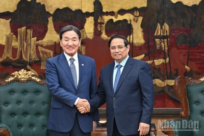 Thủ tướng Chính phủ Phạm Minh Chính và Đặc phái viên của Tổng thống Hàn Quốc. (Ảnh: TRẦN HẢI)