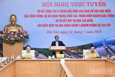 Thủ tướng Chính phủ Phạm Minh Chính chủ trì hội nghị. (Ảnh: Trần Hải)