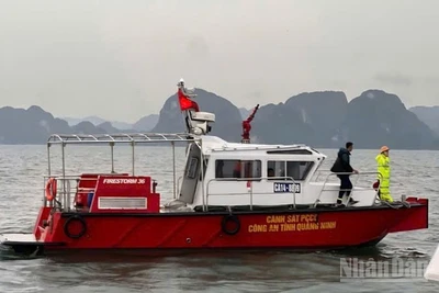 Tỉnh Quảng Ninh huy động lực lượng và phương tiện tổ chức cứu hộ, cứu nạn. (Ảnh: Lương Quang Thọ).