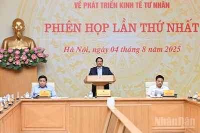 Thủ tướng Chính phủ Phạm Minh Chính chủ trì phiên họp. (Ảnh: Trần Hải)
