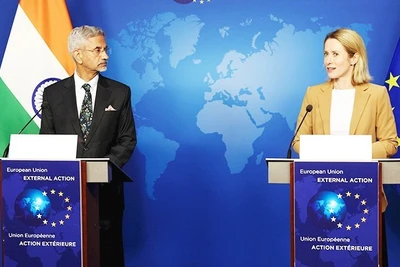 Các nhà ngoại giao Ấn Độ và EU họp báo chung tại Brussels, Bỉ. (Ảnh: EEAS)