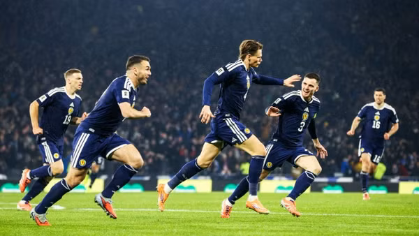 Sự gắn kết và tinh thần tập thể là thứ vũ khí lớn nhất của tuyển Scotland trước thử thách mang tên Brazil. (Ảnh: FIFA)