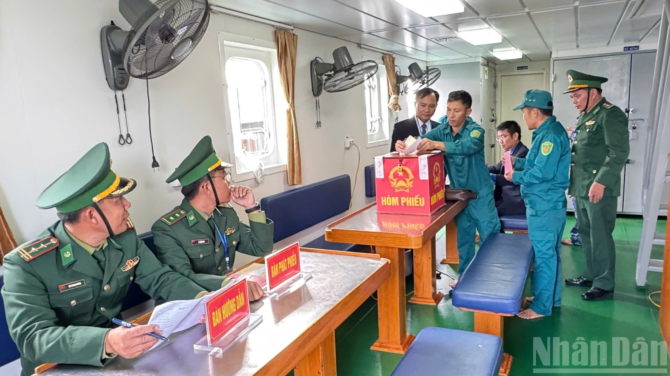 Quảng Trị tổ chức bầu cử đặc biệt cho lực lượng làm nhiệm vụ trên biển