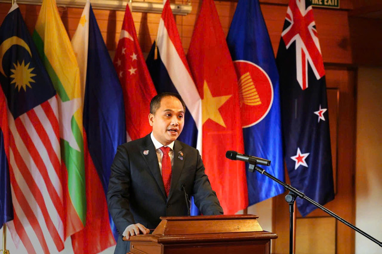 Đại sứ Việt Nam tại New Zealand Phan Minh Giang, Chủ tịch đương nhiệm của Ủy ban ASEAN tại Wellington phát biểu khai mạc buổi lễ. (Ảnh: Đại sứ quán Việt Nam tại New Zealand) a2.jpg