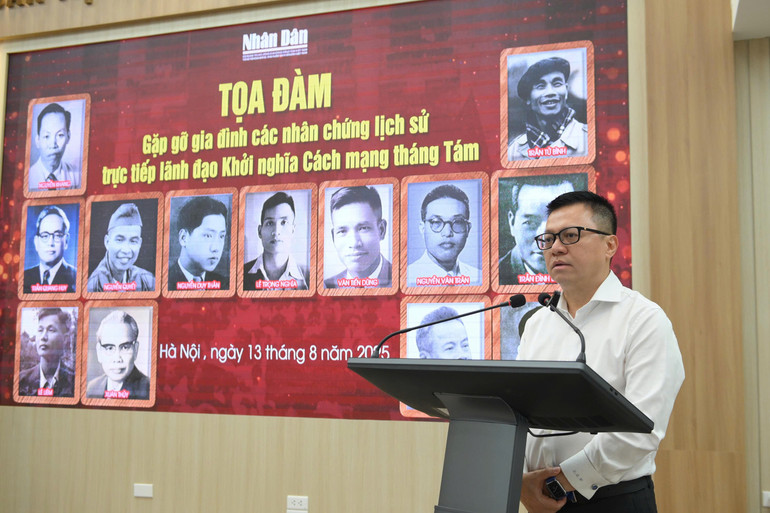 Đồng chí Lê Quốc Minh, Ủy viên Trung ương Đảng, Tổng Biên tập Báo Nhân Dân, Phó Trưởng Ban Tuyên giáo và Dân vận Trung ương, Chủ tịch Hội Nhà báo Việt Nam phát biểu tại tọa đàm. (Ảnh: THẾ ĐẠI) anhminh.jpg