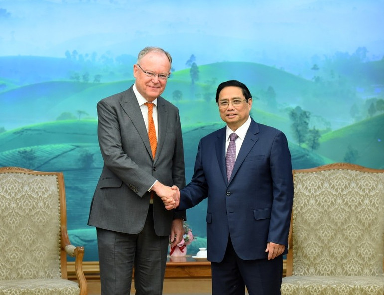 Chiều 2/10/2023, tại Trụ sở Chính phủ, Thủ tướng Phạm Minh Chính tiếp ông Stephan Weil, Thủ hiến bang Hạ Saxony của Đức, nhân dịp sang thăm Việt Nam. (Ảnh: TRẦN HẢI) duc1.jpg