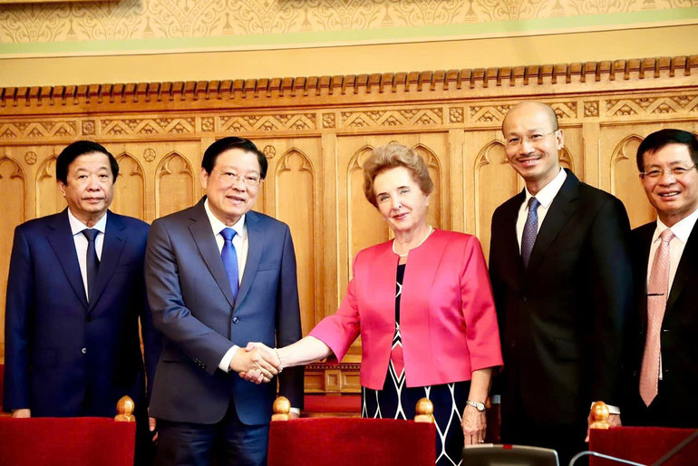 Nhân chuyến thăm Hungary vào tháng 6/2025, đồng chí Phan Đình Trạc, Ủy viên Bộ Chính trị, Bí thư Trung ương Đảng, Trưởng ban Nội chính Trung ương đã có cuộc gặp và làm việc với bà Márta Mátrai, Phó Chủ tịch thứ nhất Quốc hội Hungary. (Ảnh: Đại sứ quán Việt Nam tại Hungary) hung2.jpg
