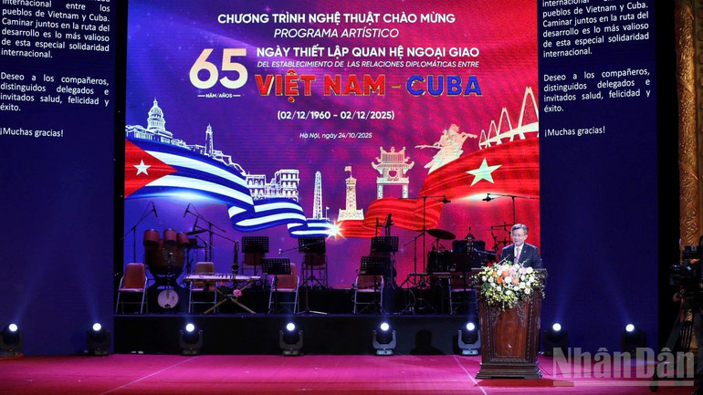 Chủ tịch Liên hiệp các tổ chức hữu nghị thành phố Hà Nội Nguyễn Ngọc Kỳ phát biểu tại sự kiện. ndo_br_cu4.jpg