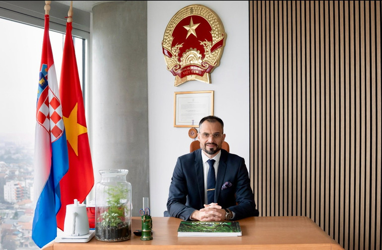 在クロアチアベトナム名誉領事マルコ・モリッチ氏。(写真:在ハンガリーベトナム大使館) c3.jpg