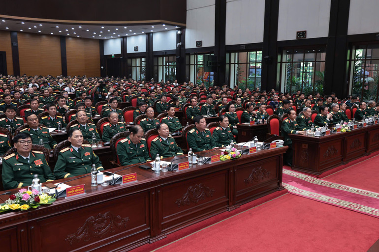 Các đại biểu tham dự lễ kỷ niệm. daibieuthamdu.jpg