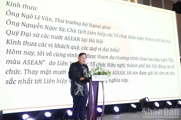 Đại sứ Malaysia tại Việt Nam Dato' Tan Yang Thai phát biểu tại sự kiện. (Ảnh: KHÁNH LAN) ndo_br_sacmau4.jpg