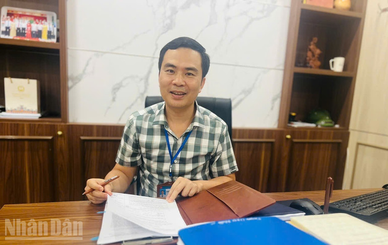Ông Nguyễn Ngọc Hà, Phó Chủ tịch phường, Giám đốc Trung tâm Phục vụ hành chính công phường Yên Bái, tỉnh Lào Cai. ndo_bl_ha1.jpg