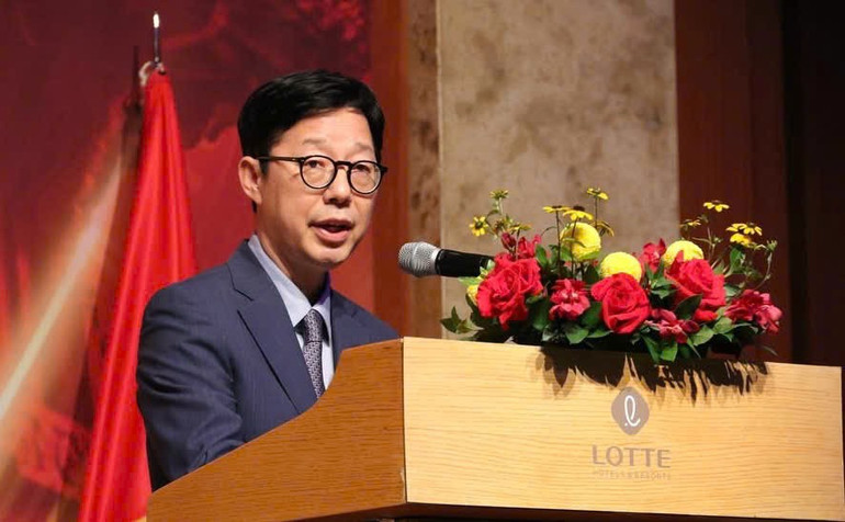 Thứ trưởng thứ nhất Ngoại giao Hàn Quốc Park Yoon Joo phát biểu tại Lễ kỷ niệm. (Ảnh: Đại sứ quán Việt Nam tại Hàn Quốc) hanquoc1.jpg