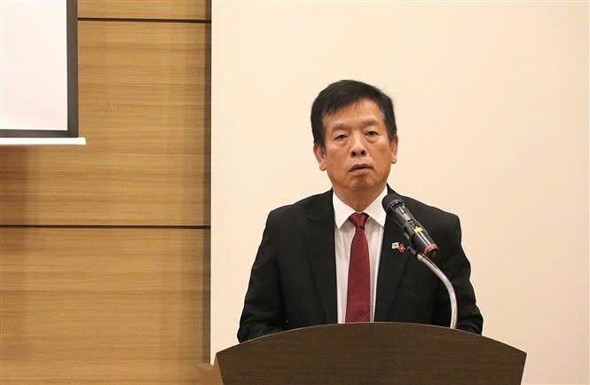 Đại sứ Vũ Hồ phát biểu bế mạc Hội nghị. (Ảnh: Đại sứ quán Việt Nam tại Hàn Quốc) vh.jpg