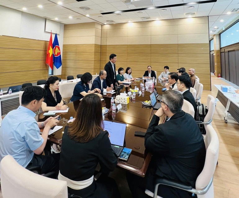 Quang cảnh buổi làm việc, gặp gỡ cộng đồng người Việt tại Hàn Quốc. (Ảnh: Ủy ban Nhà nước về người Việt Nam tại nước ngoài) hq2.jpg