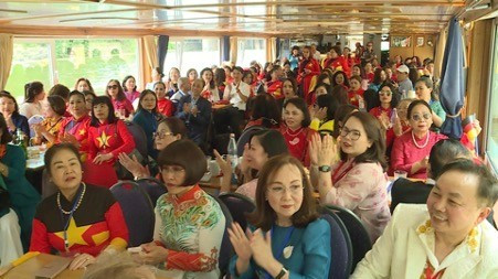 Hơn 150 đại biểu đến từ Đức và các nước châu Âu tham dự sự kiện. (Ảnh: Hội Liên hiệp Phụ nữ Việt Nam tại Cộng hòa Liên bang Đức) anh-1-a-224.jpg