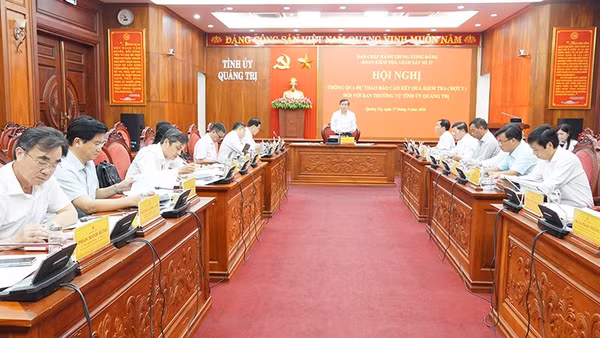 Toàn cảnh hội nghị.