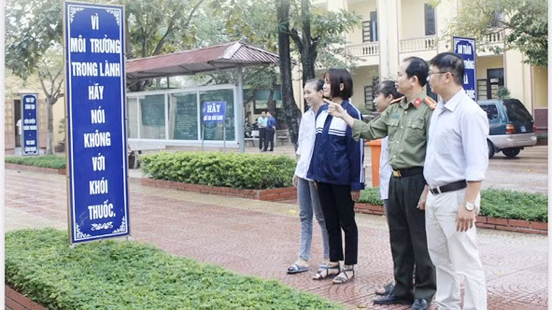 Tuyên truyền phòng, chống tác hại của thuốc lá tại các địa điểm công cộng.