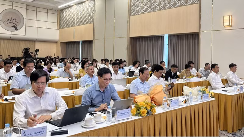 Các đại biểu tham dự hội thảo.