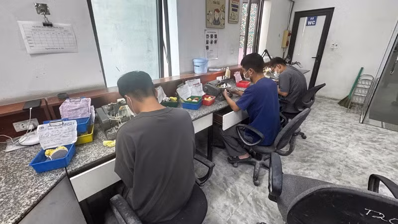 Các cơ quan chức năng phát hiện nhiều cơ sở sản xuất, kinh doanh răng giả trên địa bàn thành phố Hà Nội. (Ảnh: Diệu Linh)