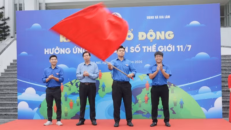 Các đoàn viên, thanh niên thành phố Hà Nội hưởng ứng Ngày Dân số Thế giới (11/7) năm 2026.