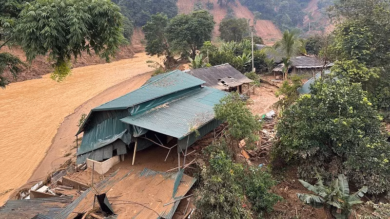 Hàng trăm gia đình ở các xã vùng cao tỉnh Điện Biên lâm vào cảnh khó khăn về nhà ở do lũ quét, lở đất. Hiện bà con đang rất cần sự hỗ trợ, động viên bằng cả vật chất và tinh thần để vượt qua khó khăn trước mắt....