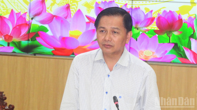 Ông Trần Văn Lâu, Chủ tịch Ủy ban nhân dân thành phố Cần Thơ phát biểu tại buổi làm việc. ndo_br_thiet-ke-chua-co-ten-3.png
