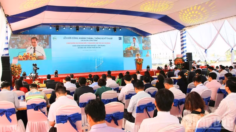 Toàn cảnh Lễ khởi Dự Án Nhà máy Điện gió số 7 - giai đoạn 2, tại xã Vĩnh Hải, thành phố Cần Thơ.